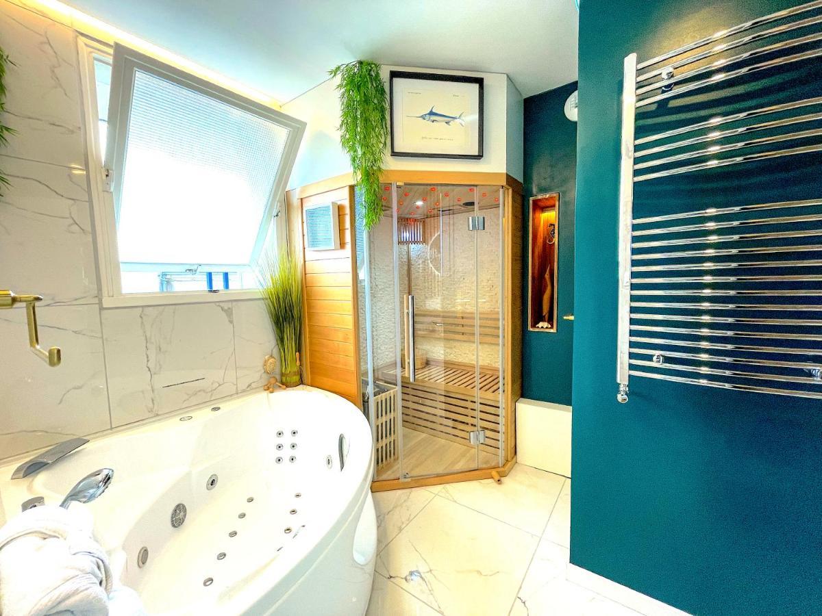 Votre Escale Boule D Or Sauna & Spa นีออร์ ภายนอก รูปภาพ