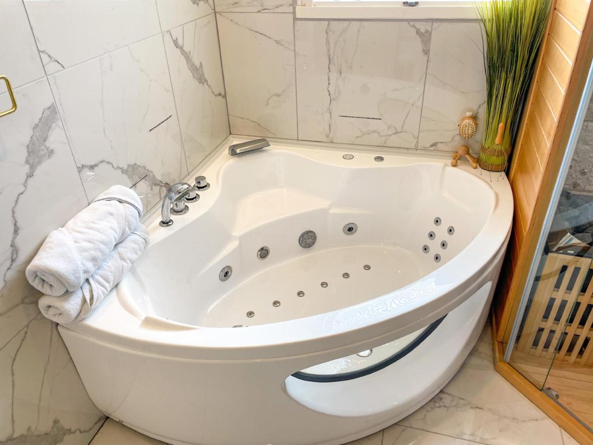 Votre Escale Boule D Or Sauna & Spa นีออร์ ภายนอก รูปภาพ