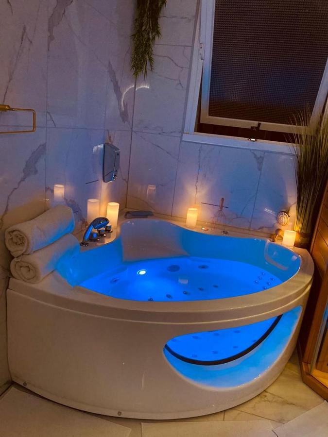 Votre Escale Boule D Or Sauna & Spa นีออร์ ภายนอก รูปภาพ