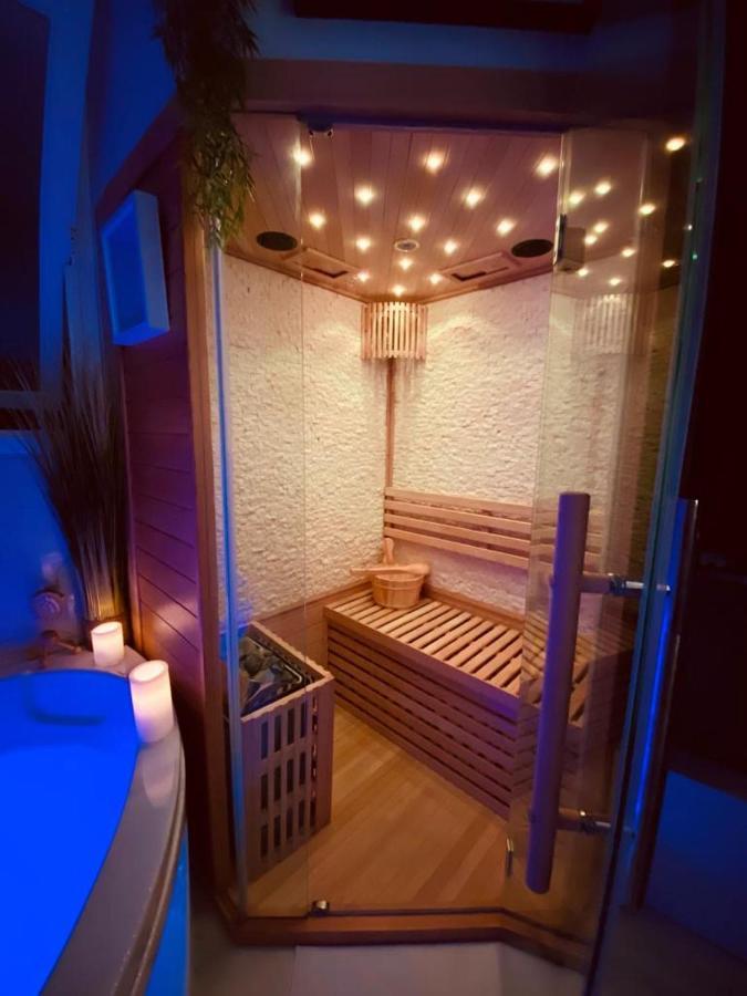 Votre Escale Boule D Or Sauna & Spa นีออร์ ภายนอก รูปภาพ