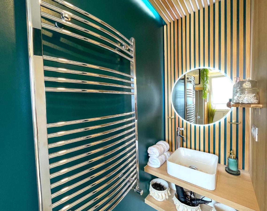 Votre Escale Boule D Or Sauna & Spa นีออร์ ภายนอก รูปภาพ
