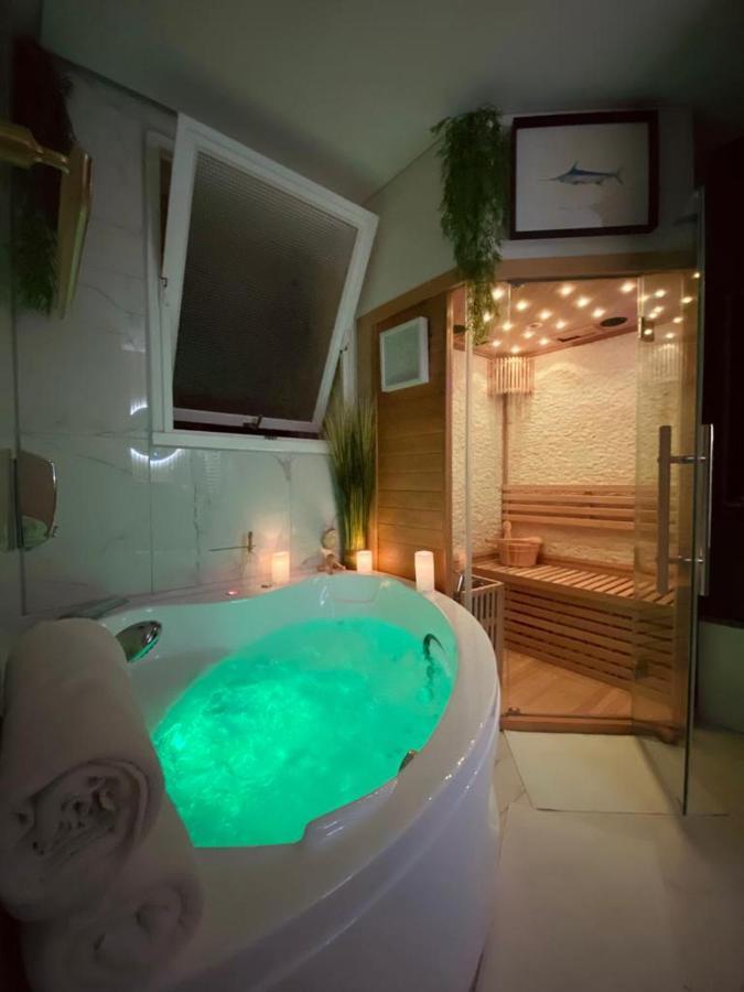 Votre Escale Boule D Or Sauna & Spa นีออร์ ภายนอก รูปภาพ