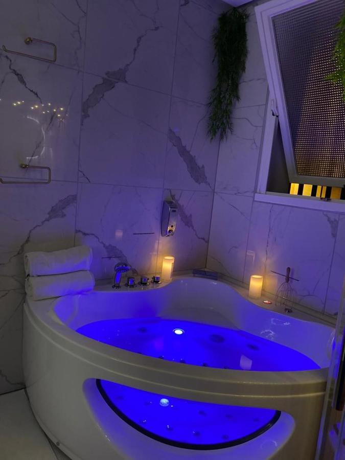 Votre Escale Boule D Or Sauna & Spa นีออร์ ภายนอก รูปภาพ